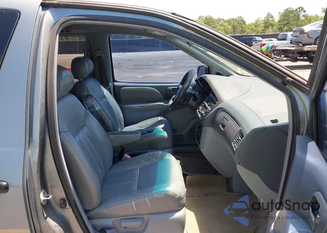 1999 Toyota Sienna Xle from USA, damaged, VIN 4T3ZF13C4XU118561